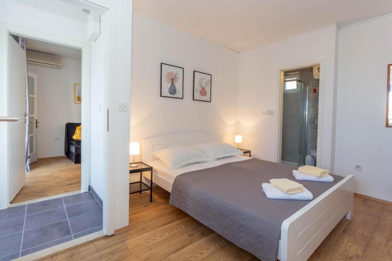 Apartment Tasina Хвар Экстерьер фото