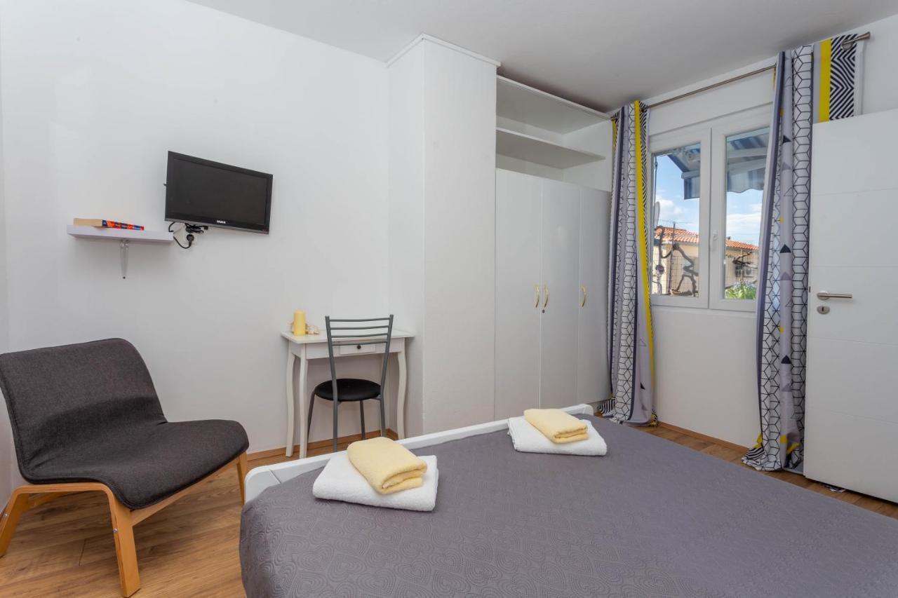 Apartment Tasina Хвар Экстерьер фото
